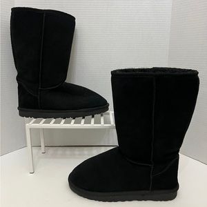 UGG Tall Classic Boots Women’s size 8